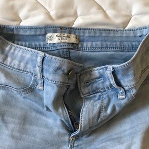 light wash skinny jeans